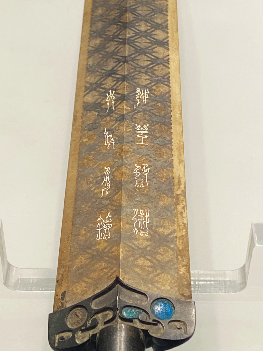 越王勾践剑，以前还能拍一拍的