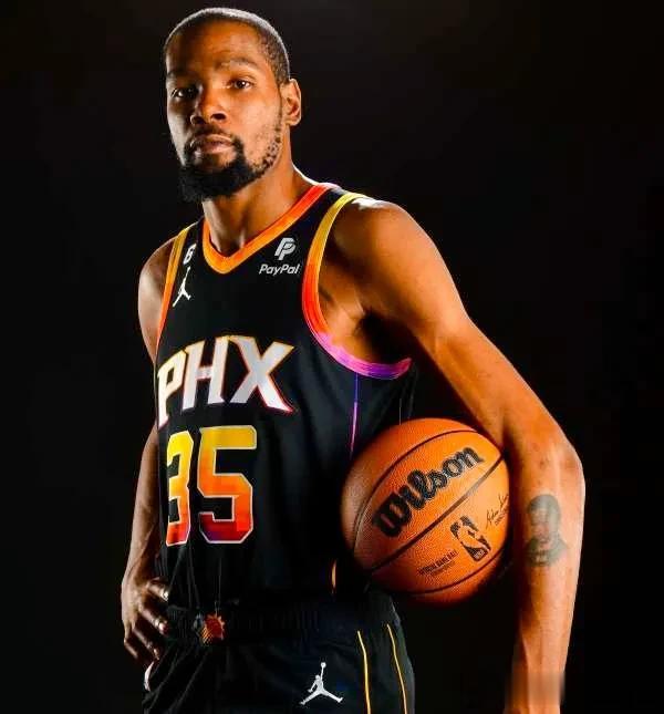 #nba第一大前# 
北京时间9月30日NBA太阳队球星杜兰特在35岁生日之际，