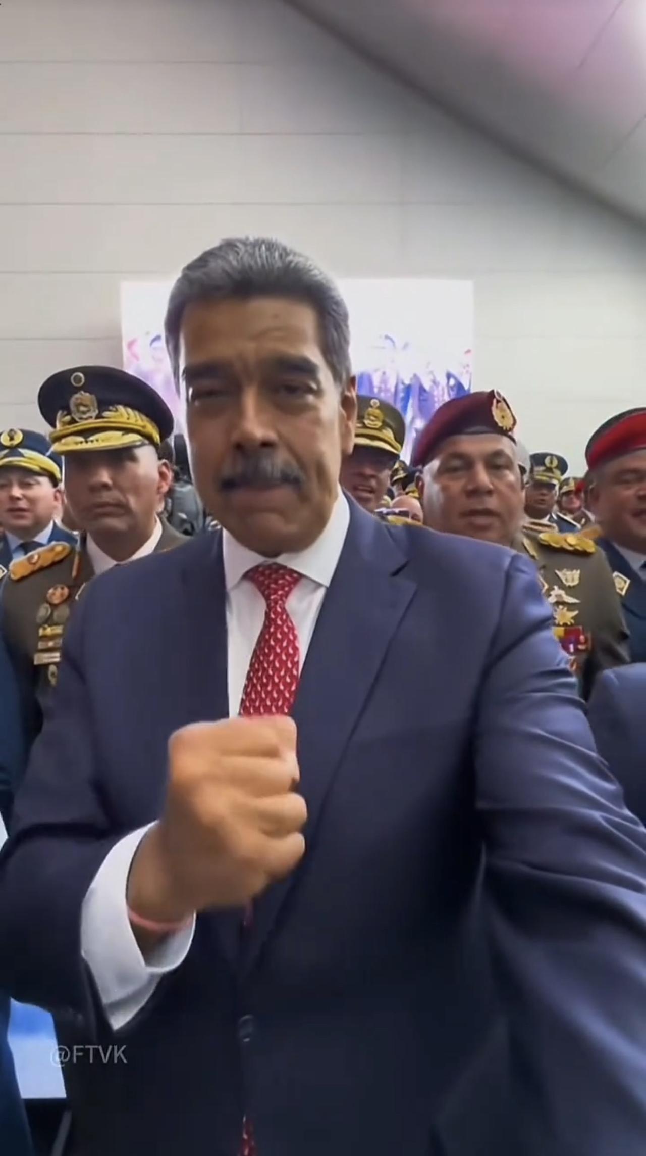 委内瑞拉集结大批高级将领，马杜罗还笑的出来，美军重型装备，已经登陆波多黎各！
突