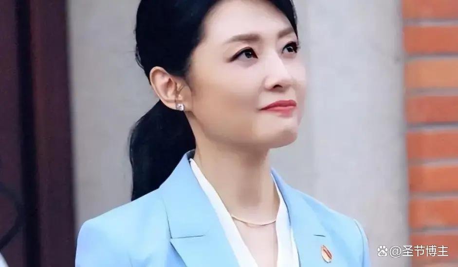 昔日“央视当家女主持”，结束12年婚姻后坦言：这段婚姻带给我的全是痛苦 