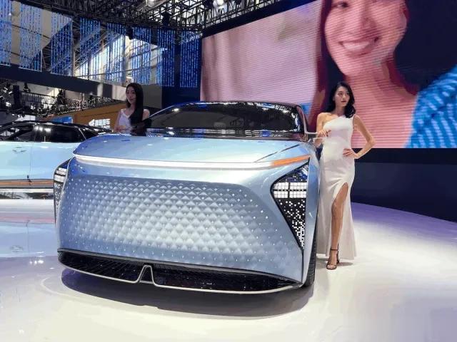 #2023广州车展#
广州车展就是卷，真的太卷了。几乎所有的车企都在卷技术、卷价