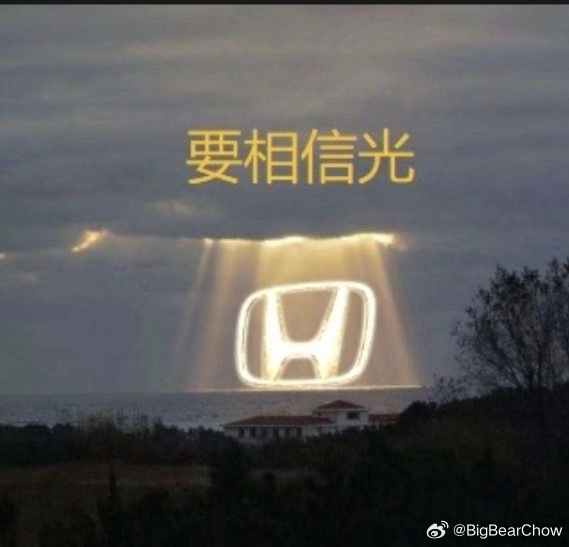 下班凑热闹去加油后面排队开五菱面包的师傅问我这车是不是加95？我说加92就行了是