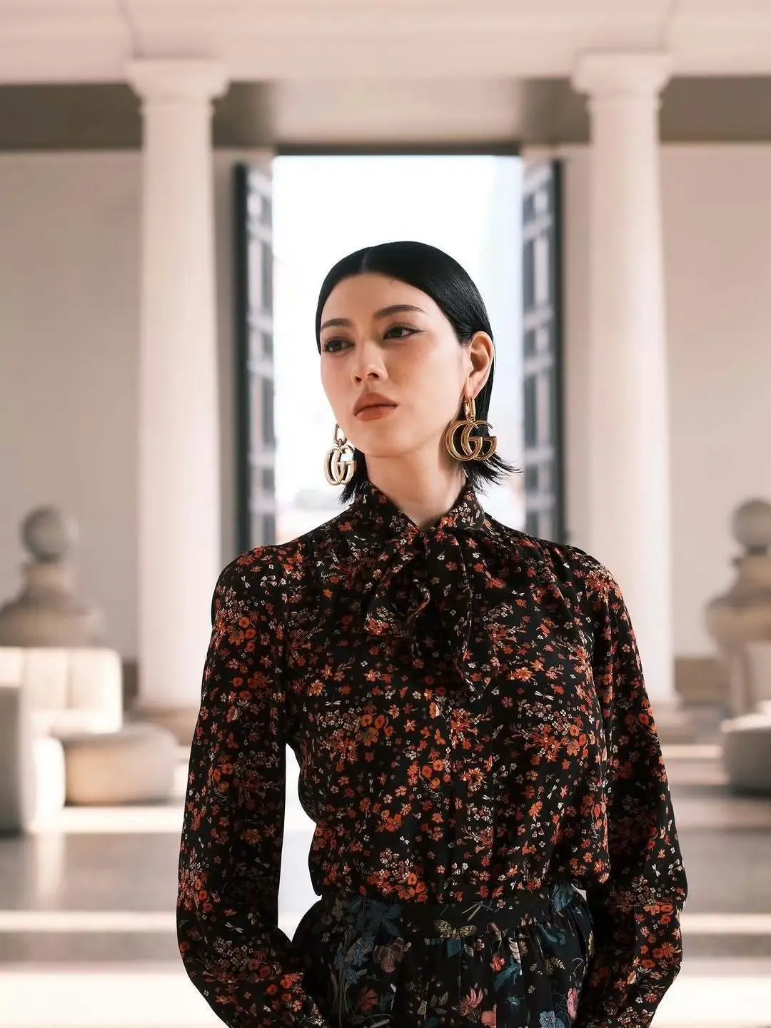 三吉彩花。