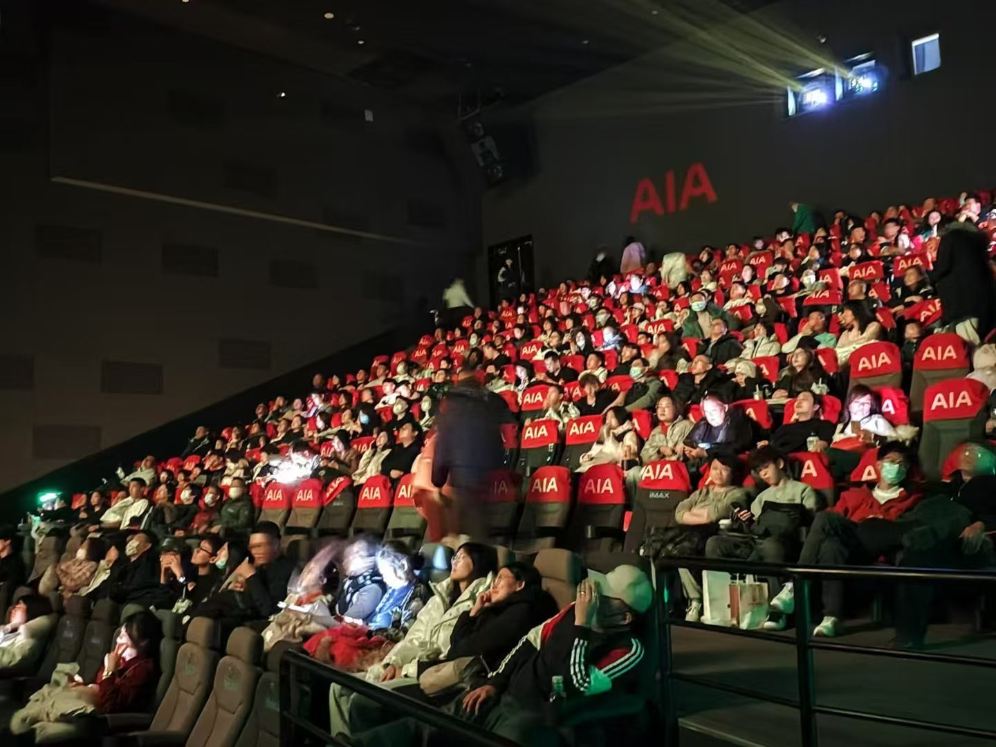 蛟龙行动点映数据上涨 这个春节档一定不容错过的一部作品就是蛟龙行动！这部电影点映