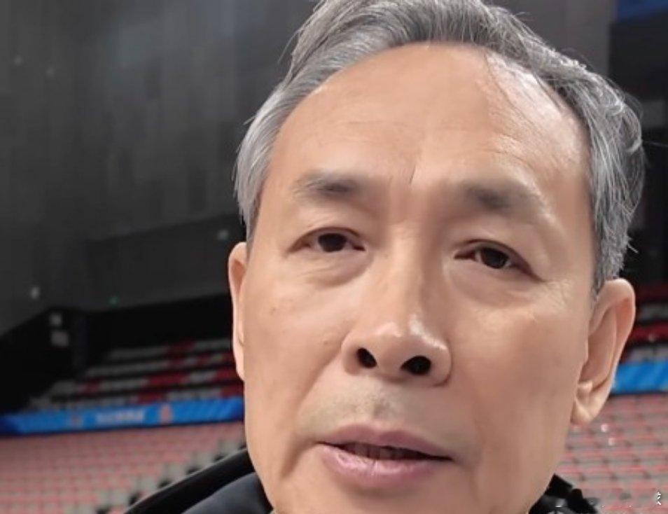 许利民曾凡博 许利民：曾凡博首秀肯定会暴露问题，但全队都会帮助、支持他。北京时间