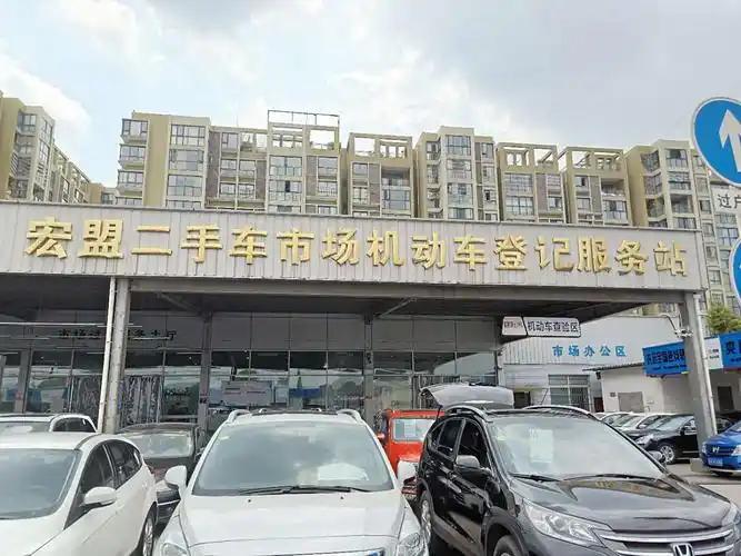 在预算有限的情况下，想用10000元挑选一辆靠谱的二手车，既需要耐心，也需要技巧