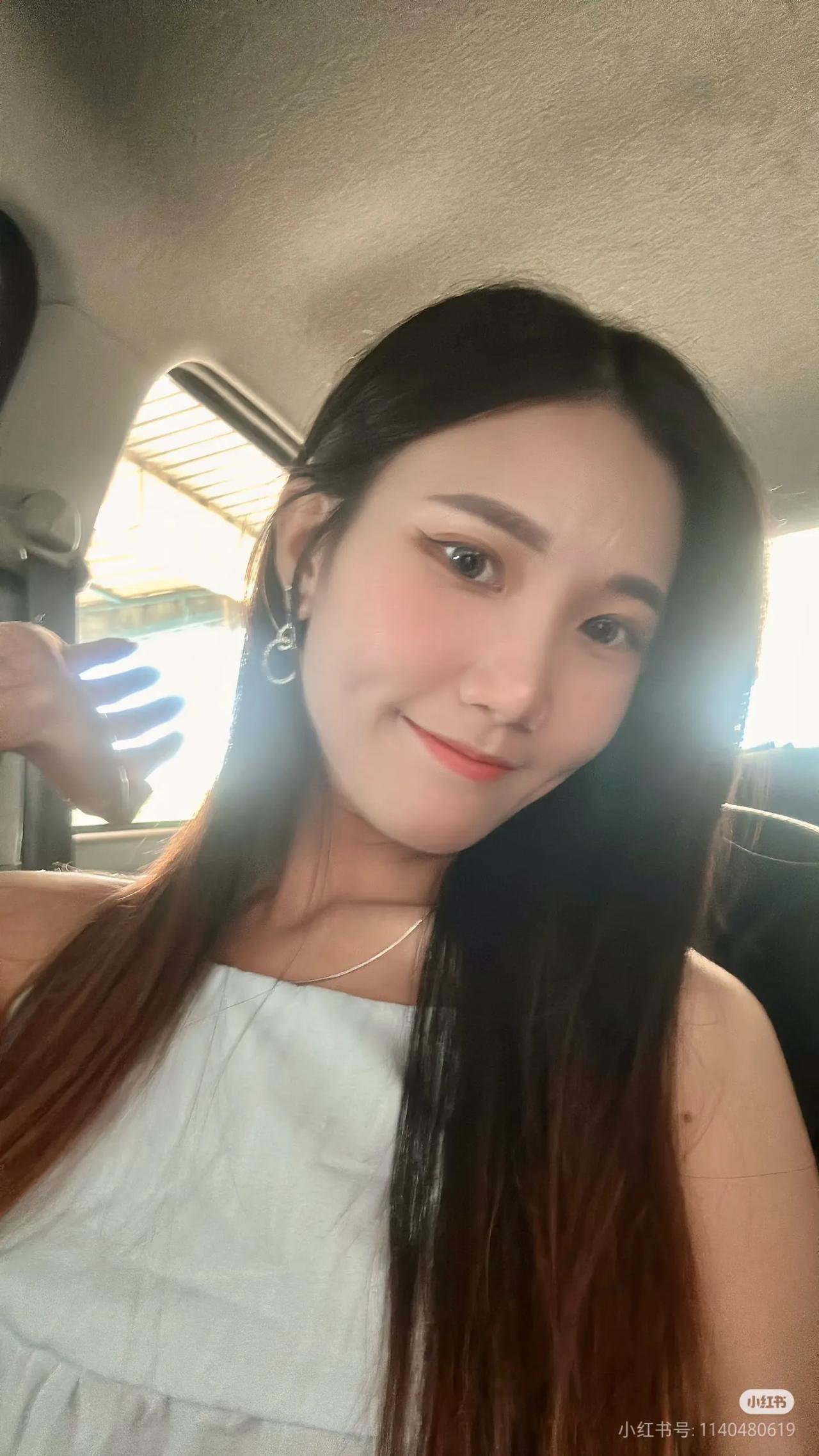话说大马近几年就推出了许多样靓身材正，气质也相当不错的新晋博主，而ZhiL就是其