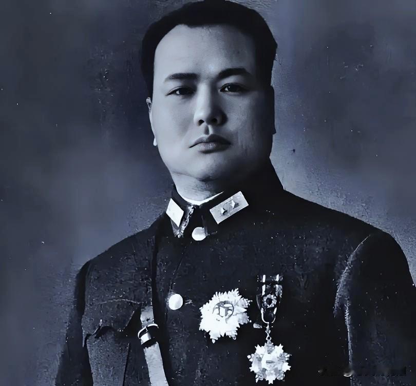 不夸张的说，这是一位狠角色。
你们知道他最出名的是哪场战役吗？