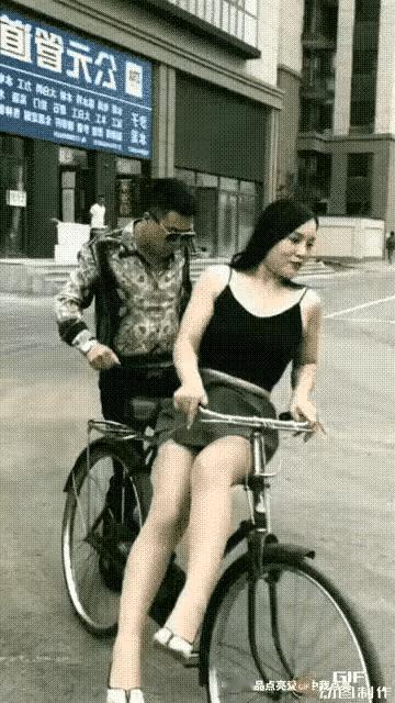 为了拍个段子也是真舍得下手！