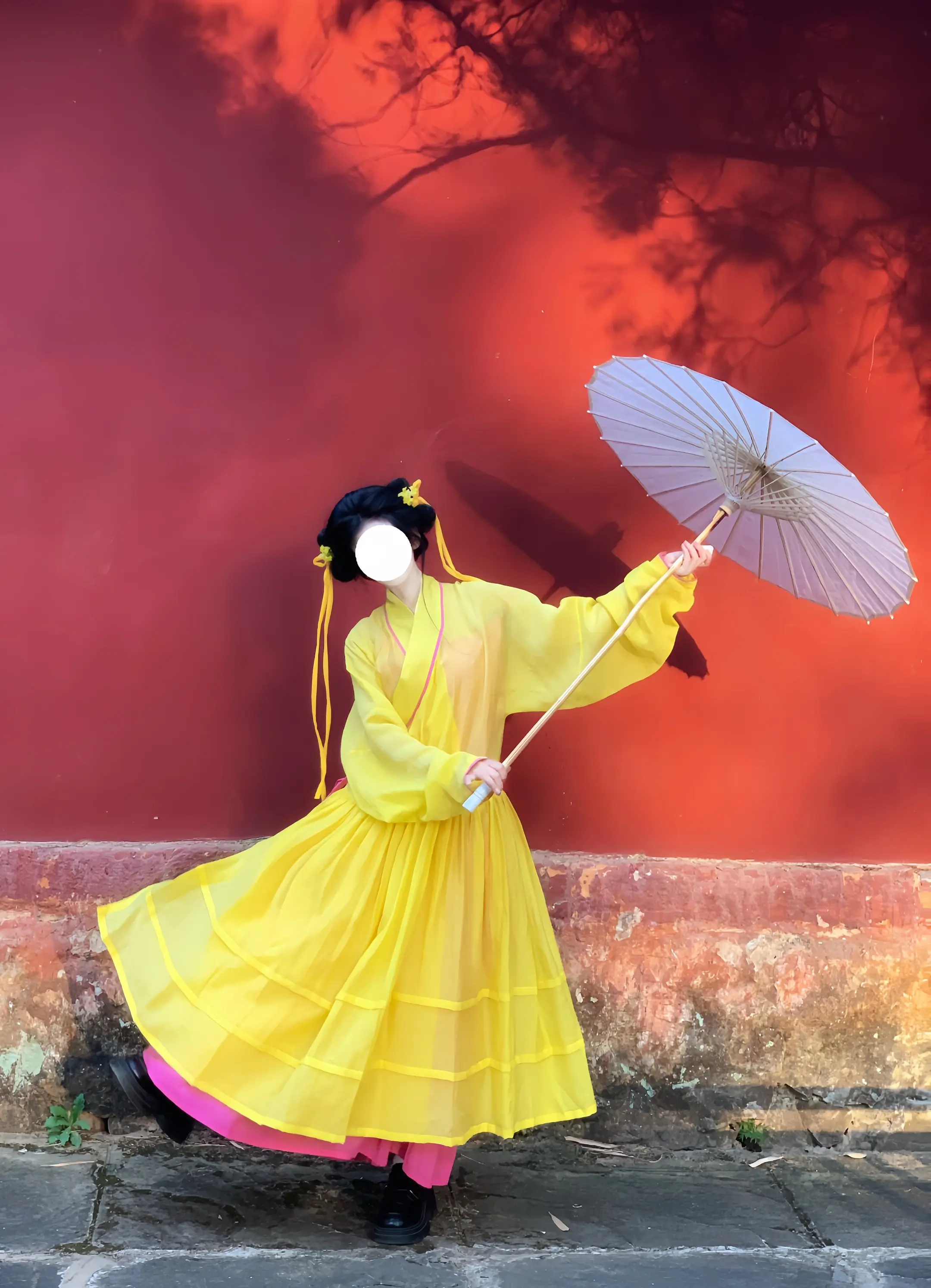 穿得越亮，打得越狠。