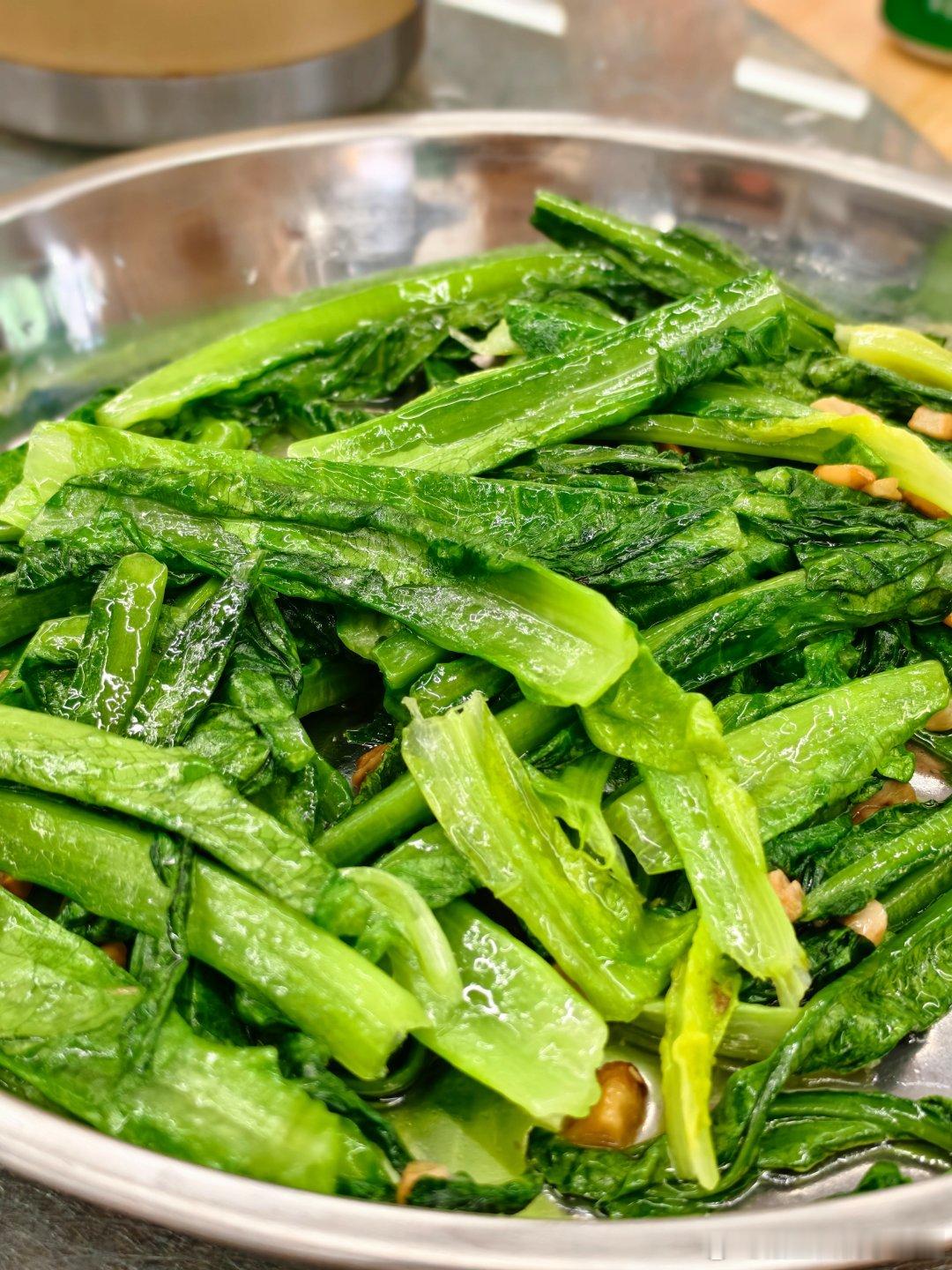 跟着和不止能学习摄影，还能恰到美食！没想到这家店在工作日的中午还能满客！荔枝木烧