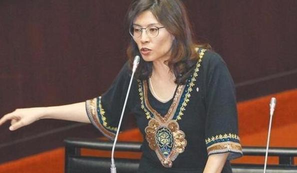 没想到郑丽文竟然提出了这样犀利的问题！她说，如果有一天，台湾真的和解放军对上了，