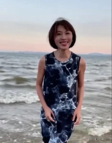 欧阳夏丹，央视的主持人，长得漂亮，工作又好，谁会想到她现在还没结婚呢，真的，有点