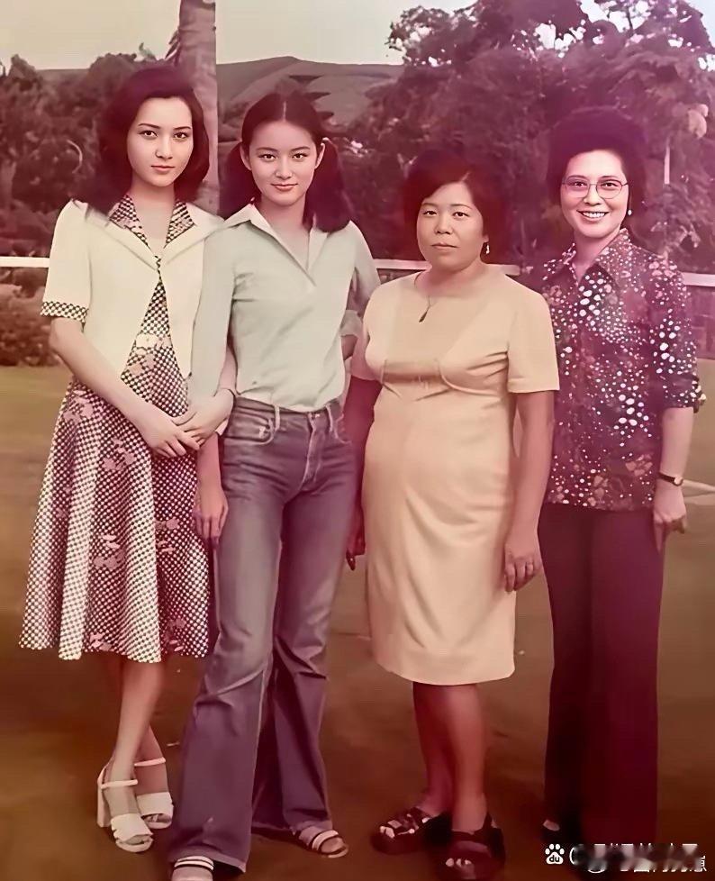 1971年，17岁林青霞好漂亮！ ​​​