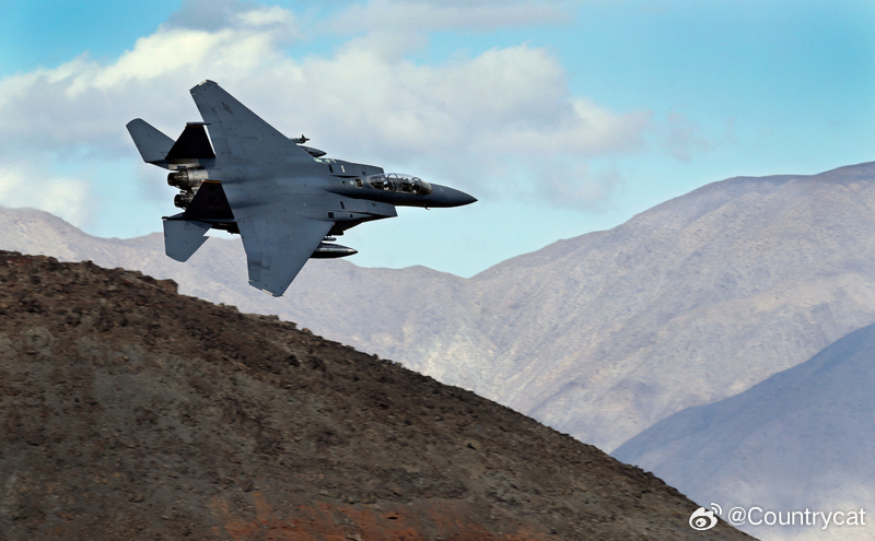 F-15E失联机组成员获救：持枪苦撑超24小时，美军展开极限敌后营救海外新鲜事美