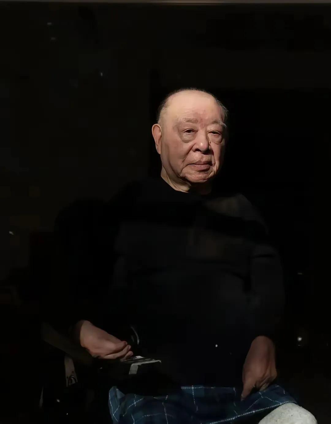 一句“但悲不见九州同”，被他装到了，被所有装的人都装到了。九州未同实在可悲，同了