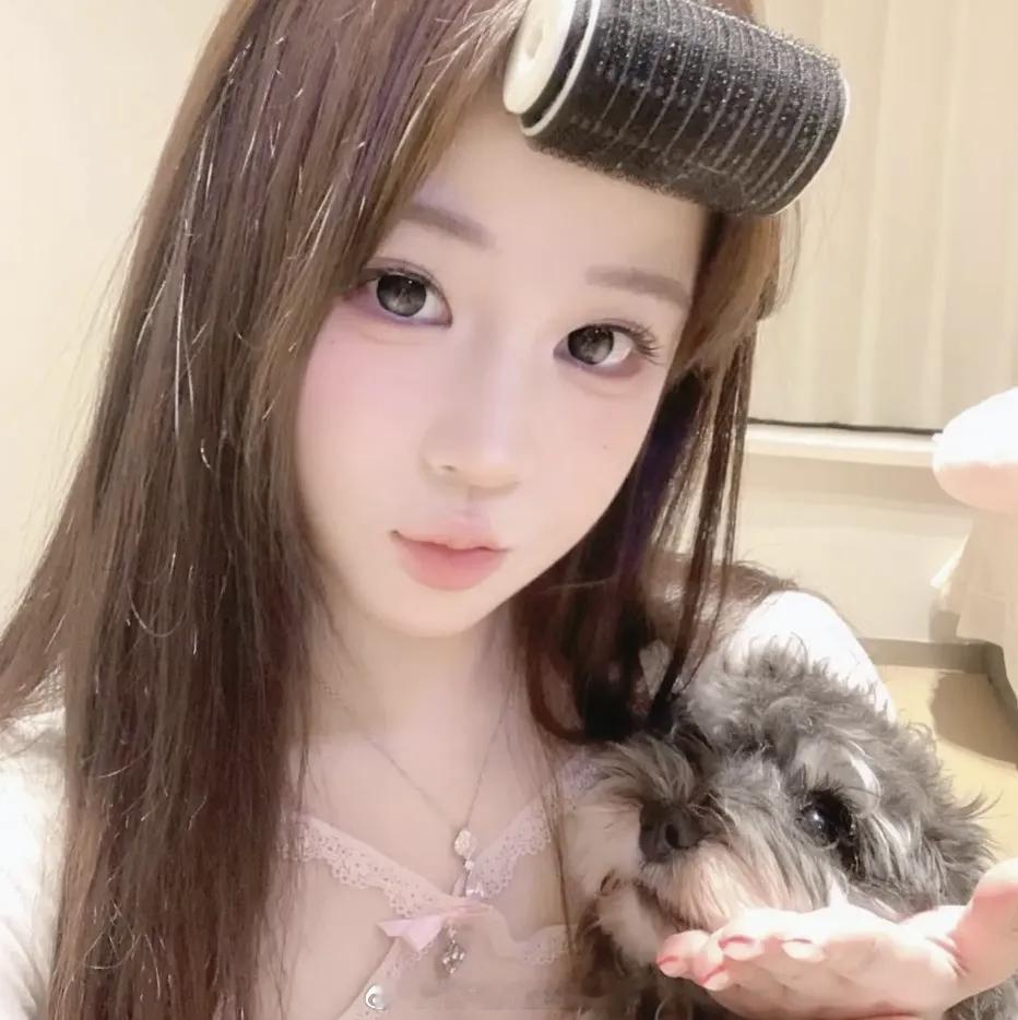 WeChat / 权威 网感 真人女生头像  专栏 · 余颖
