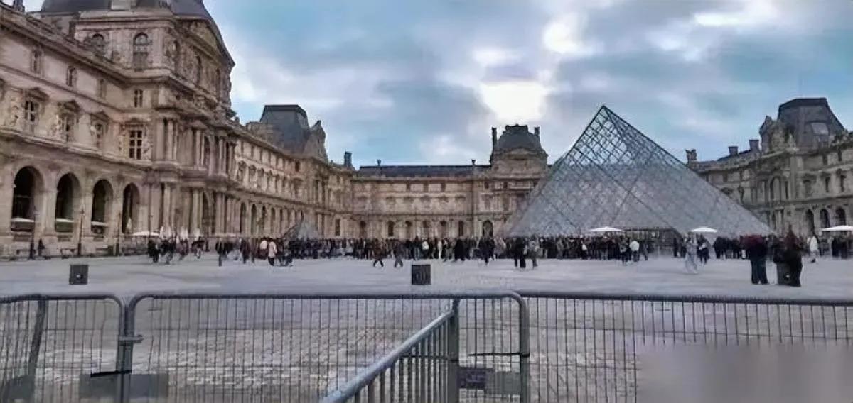 卢浮宫被盗？义乌速度亮了！

9件珠宝刚失窃，24小时内电商平台全复刻！你敢信吗