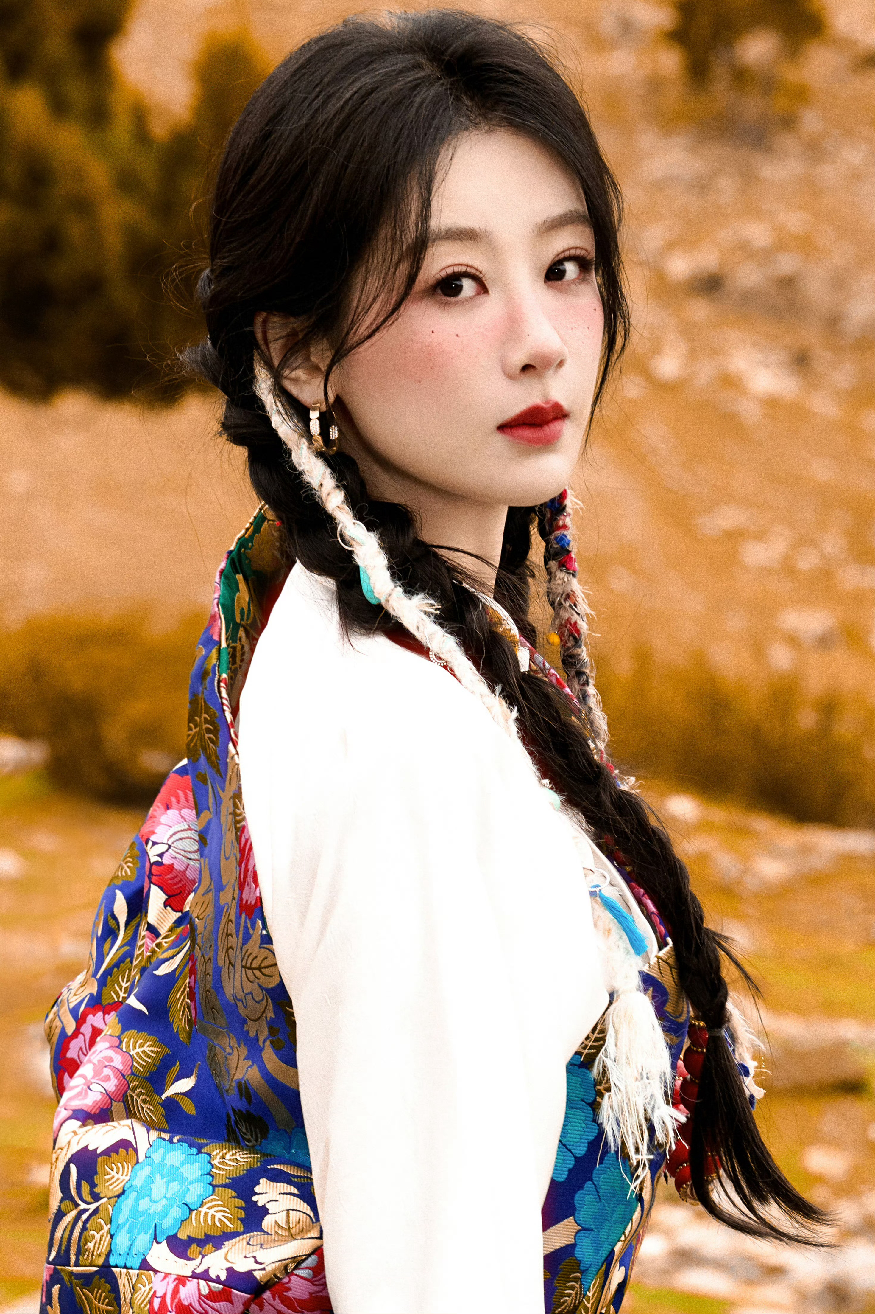 晚风轻拥云朵，平淡日子也在悄悄治愈疲惫的你。 