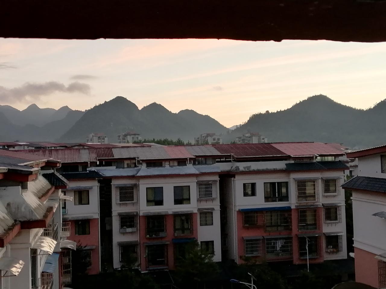 在九坝，我活成了神仙

重庆的夏天能把人烤化，四十度的高温里，我做了人生最正确的