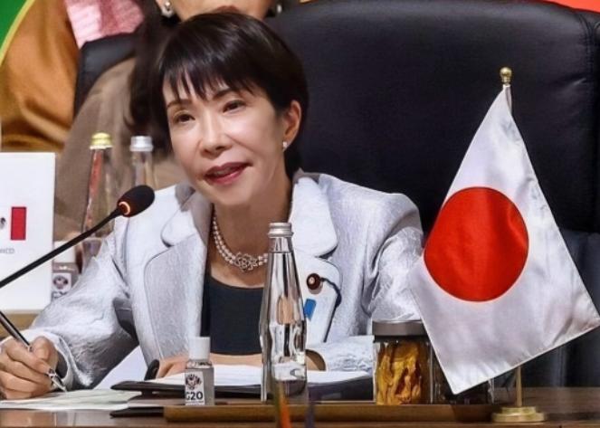 万万没想到啊！高市早苗这么虚伪。12月17日晚，高市早苗在官邸举行临时记者会时称