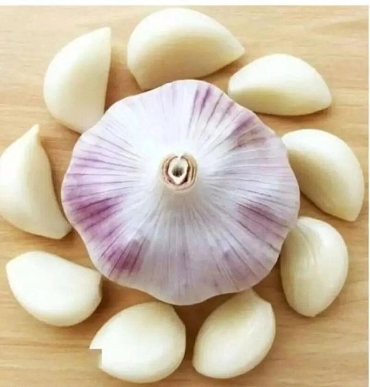 为什么大蒜被称为天然青霉素大蒜之所以被称作天然青霉素，主要是因为它含有大蒜素这种