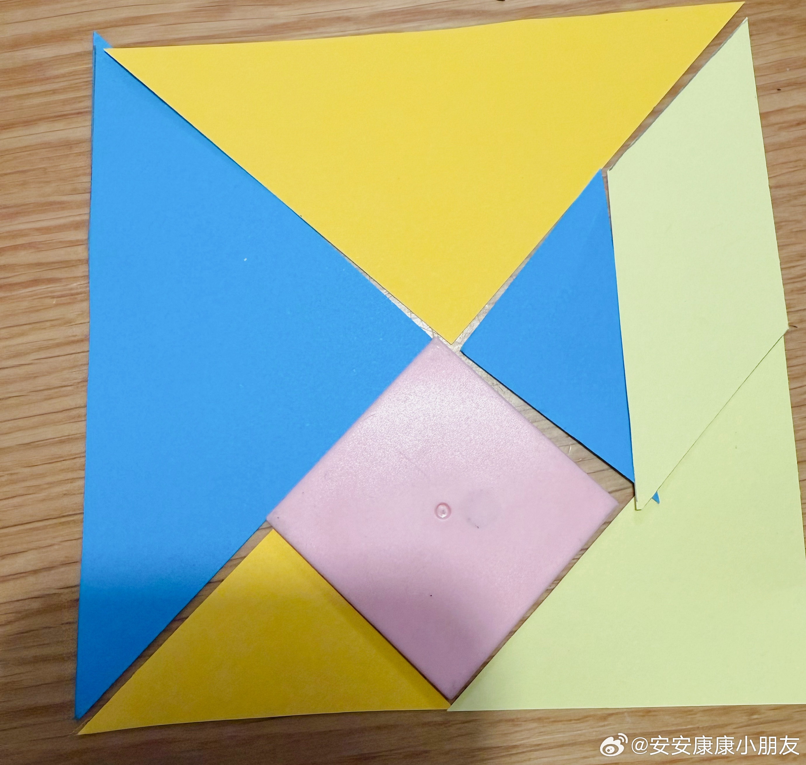 我真服了，七巧板丢了六块儿我用家里的彩纸给他剪了六块儿