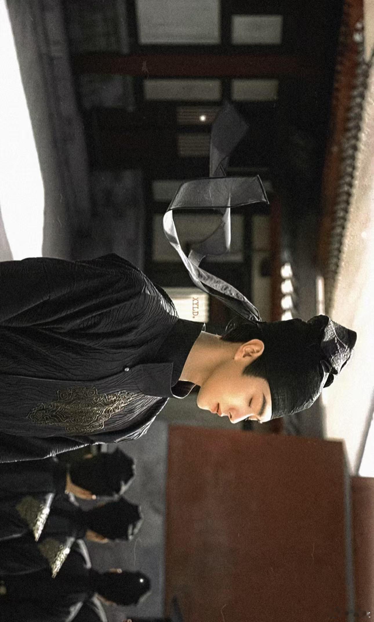 许凯新剧凡人之躯对抗天劫梅逐雨白天风雅，晚上就斩妖除魔 ​​​