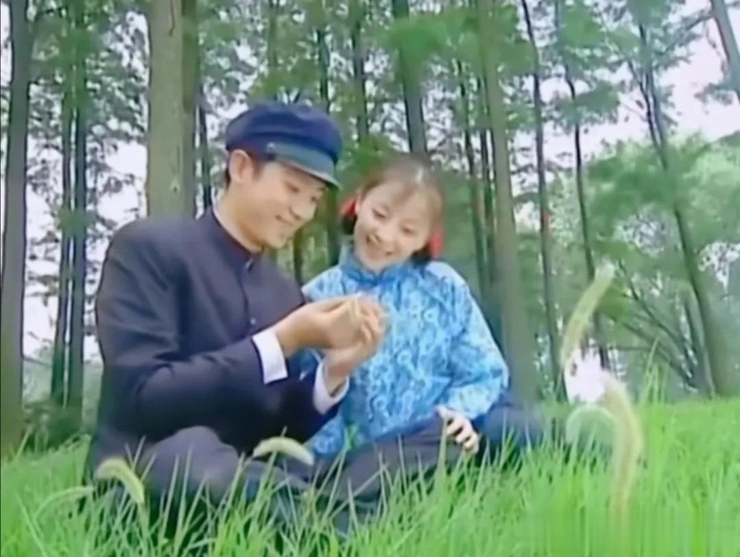 可云这个发色应该是对“黄毛丫头”最完美的诠释啦吧！[捂脸]