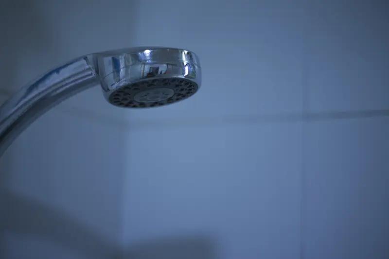 2月23日广东阳江，女子花1800元预订阳江北洛秘境度假酒店客房热水仅可连续用1