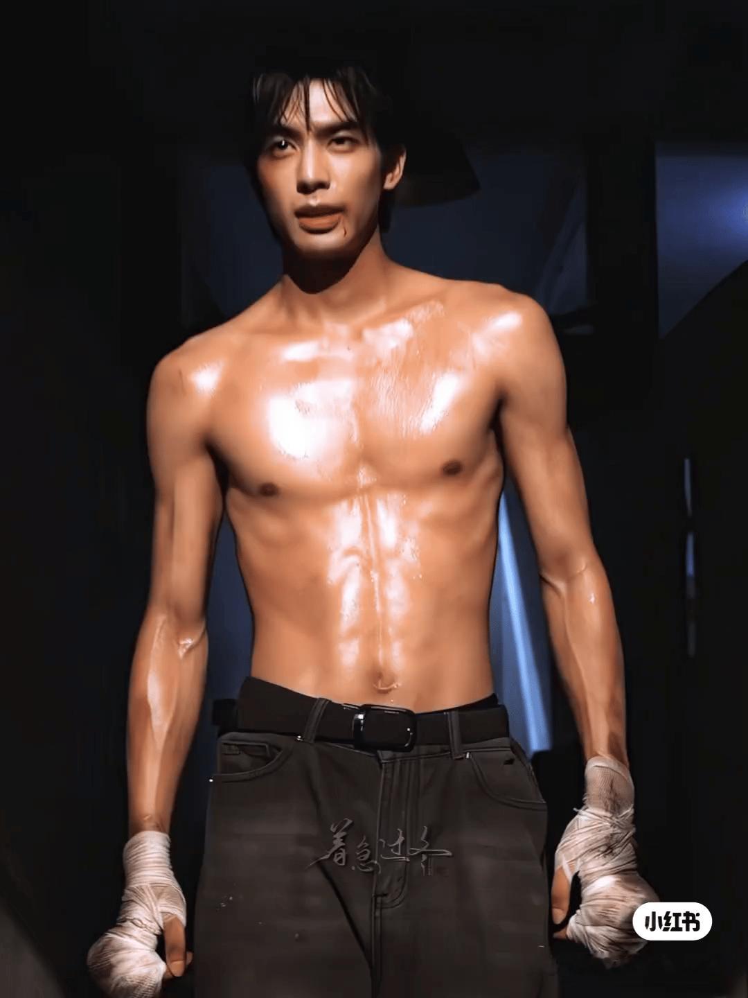 睡前看到这样的宋威龙！！不得了嘿嘿！野狗骨头，我将飞奔向你