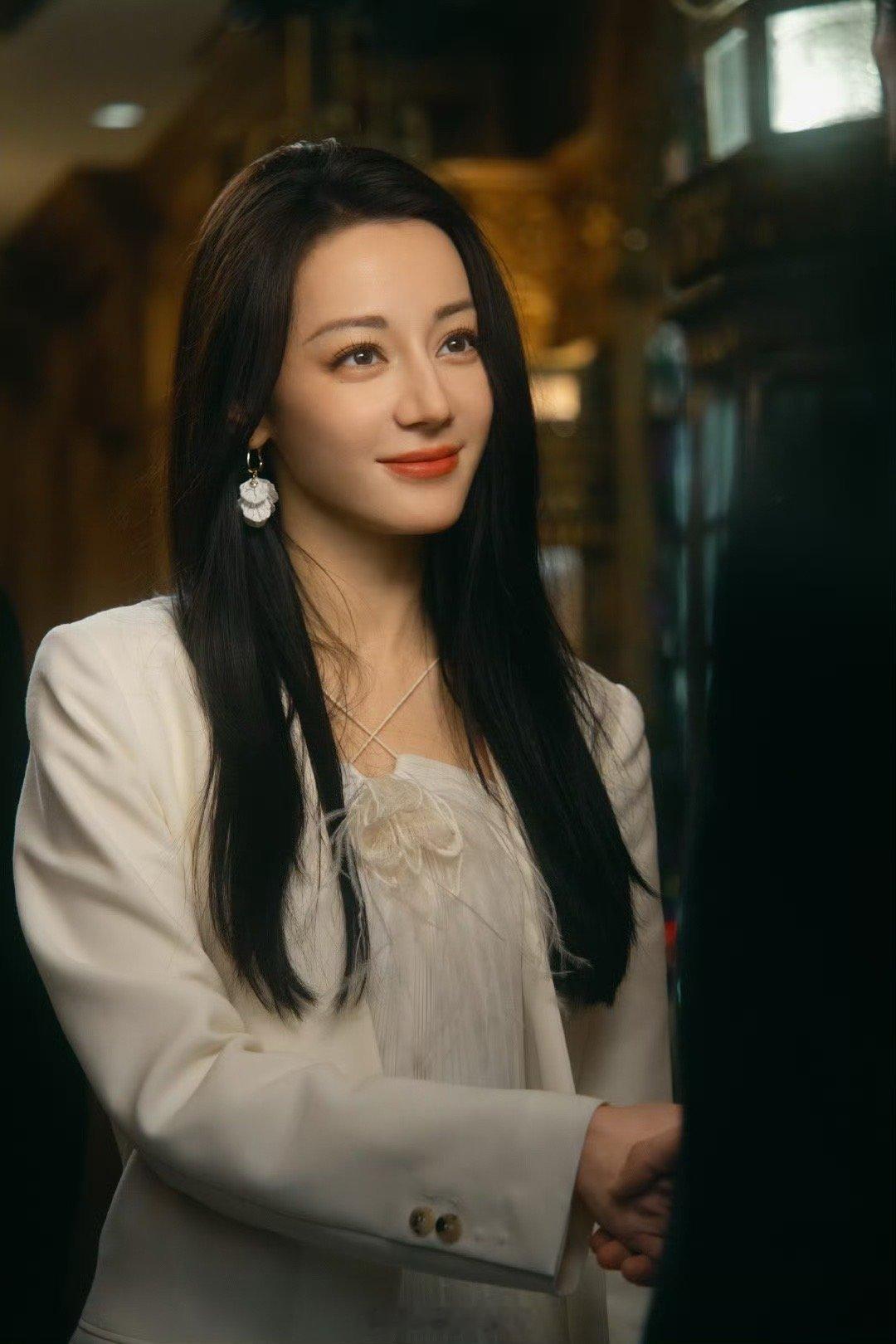 迪丽热巴枭起青壤口碑 要武力有行云流水的打戏，要情感有层次丰富的演绎，迪丽热巴用