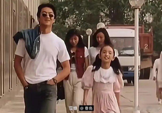 猜猜看，李亚鹏旁边的小女孩是谁？ 