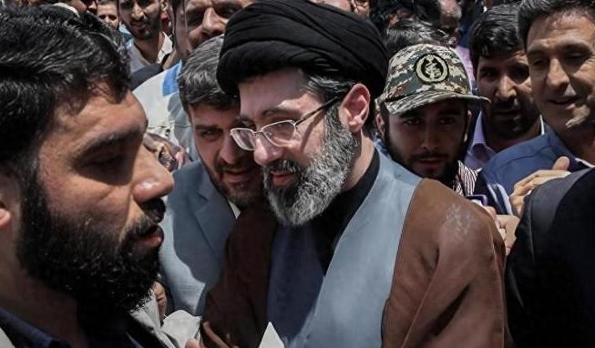 伊朗最高领袖发声了！直接扔出两个“王炸”！
当地时间4月5日，伊朗最高领袖外事顾