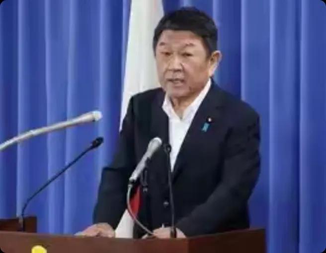 日本认错了？认什么错，念稿子叫认错？

10月27日，茂木敏充在参议院说“必须正