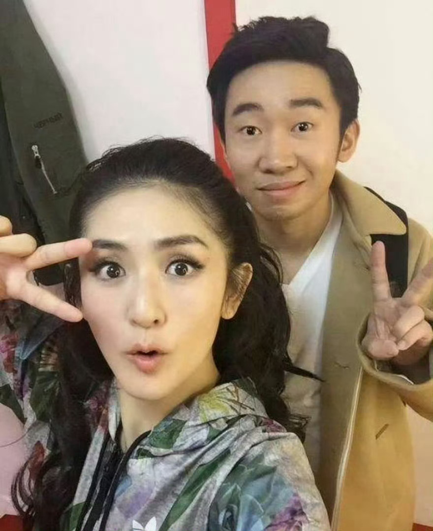 谢娜杨迪用错杯子去后台吐了杨迪：娜姐大可不必如此吧我知道你不喜欢我了谢娜：居然这