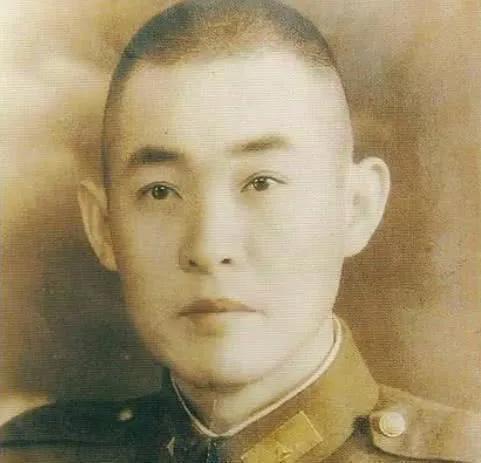 他是国民党运气爆棚的将军，曾经遭遇7次全军覆没，但他均能够全身而退。
他就是国军