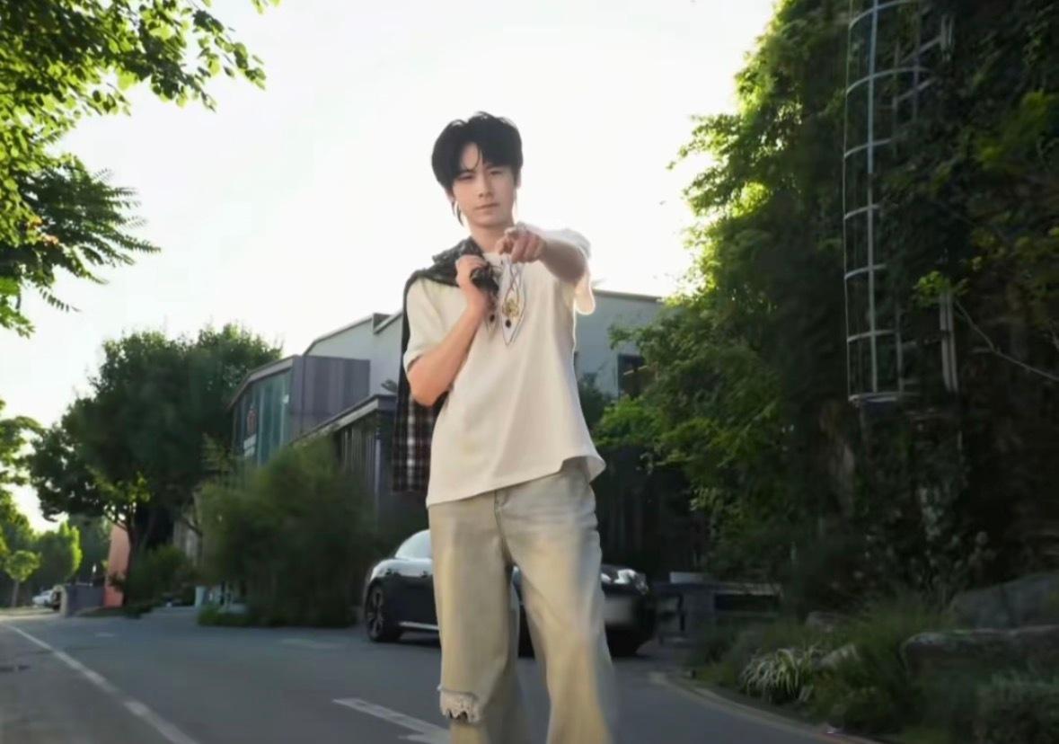 电竞夏日营业中前路皆坦荡山海亦无畏 想告诉你我想你了啊 