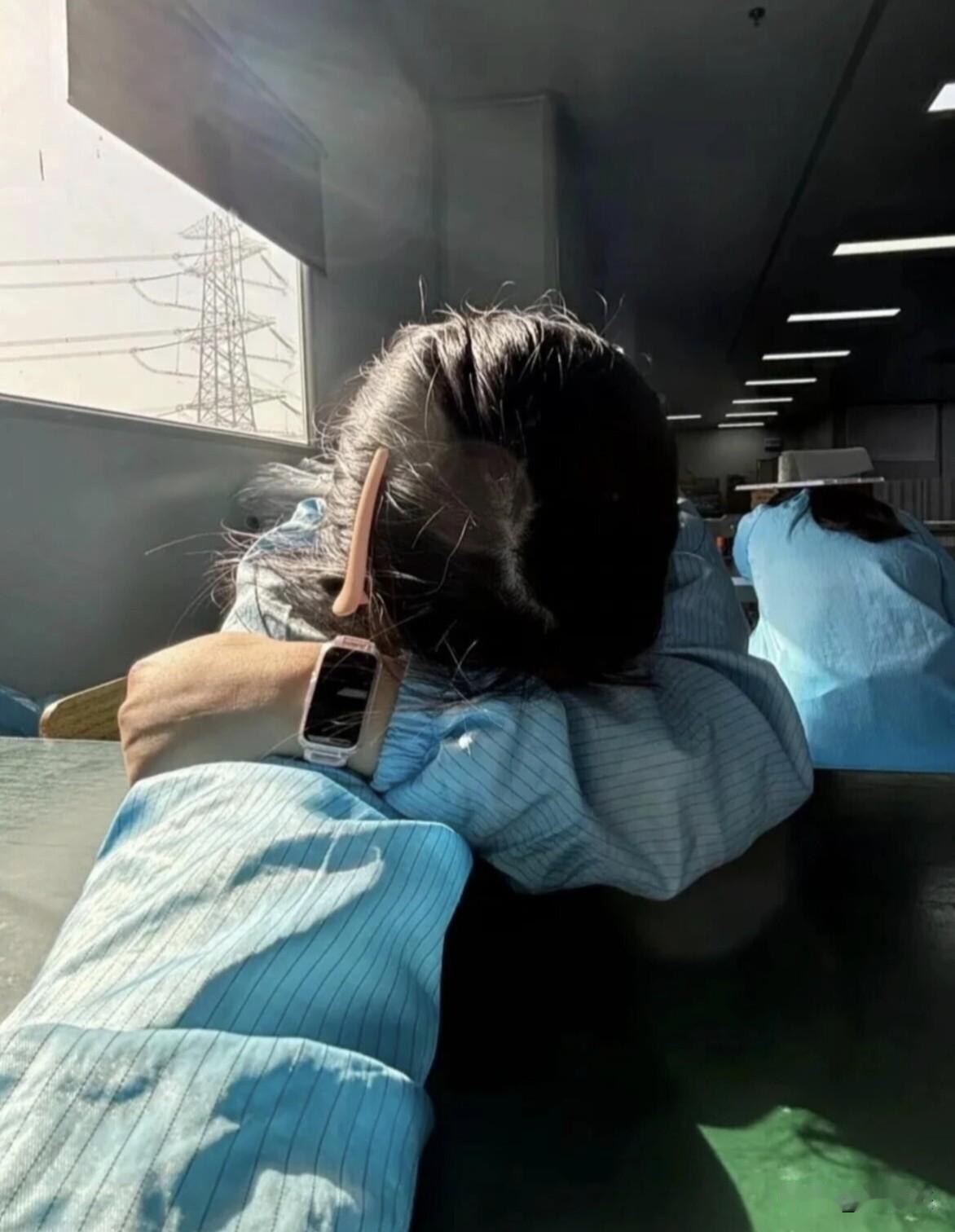 你猜她是什么工种？