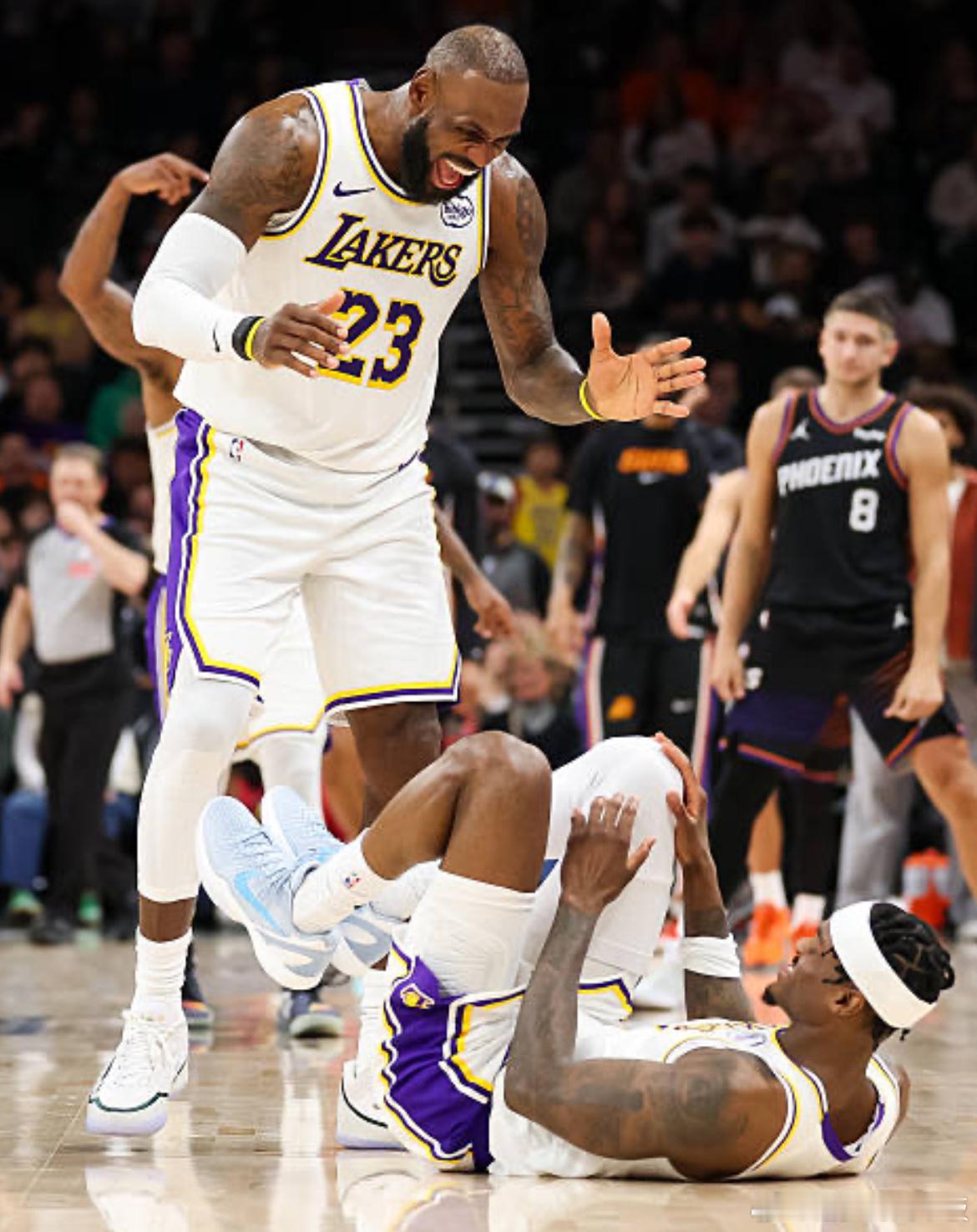 球场永动机！范德比尔特表示，由于很久没有上场比赛，他今晚自然而然地精力更加充沛，