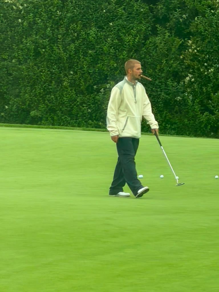 【🏌🏻♂️】近期在纽约打高尔夫好帅呀JustinBieber