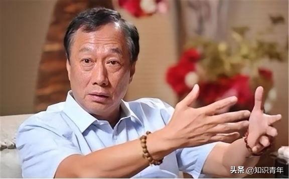 富士康崩得太突然！郭台铭绝对没料到，以前大陆工厂灯火通明的代工巨头，如今像破气球