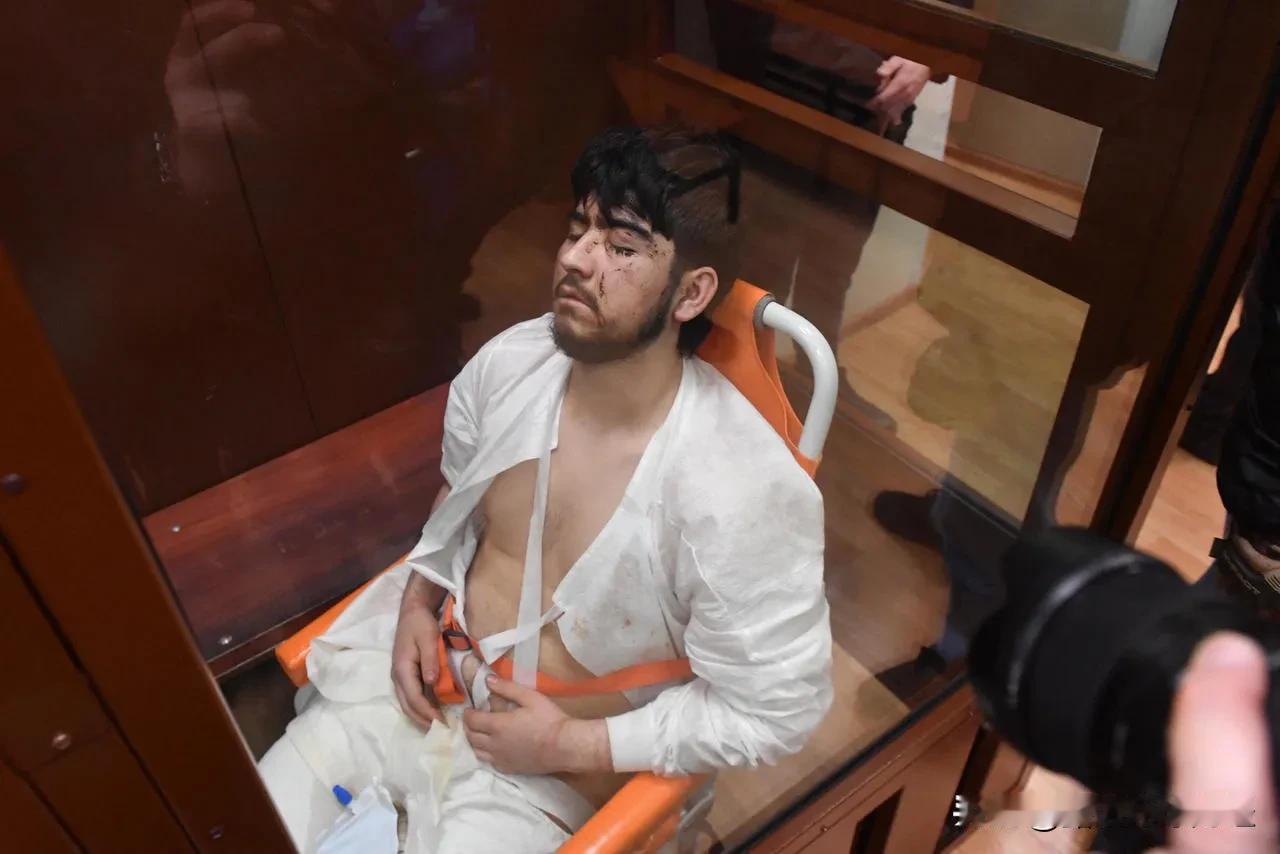 俄罗斯音乐厅袭击案的4名被告出庭，显然遭到严重殴打


2024年3月25日，一