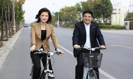 桑晨这个主持人的人气挺高的，不是她主持的节目有多火，也不是她的颜值有多高，而是桑