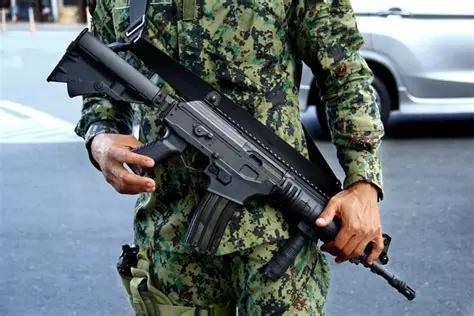 菲律宾国家警察部队装备两万多只以色列加力尔突击步枪
