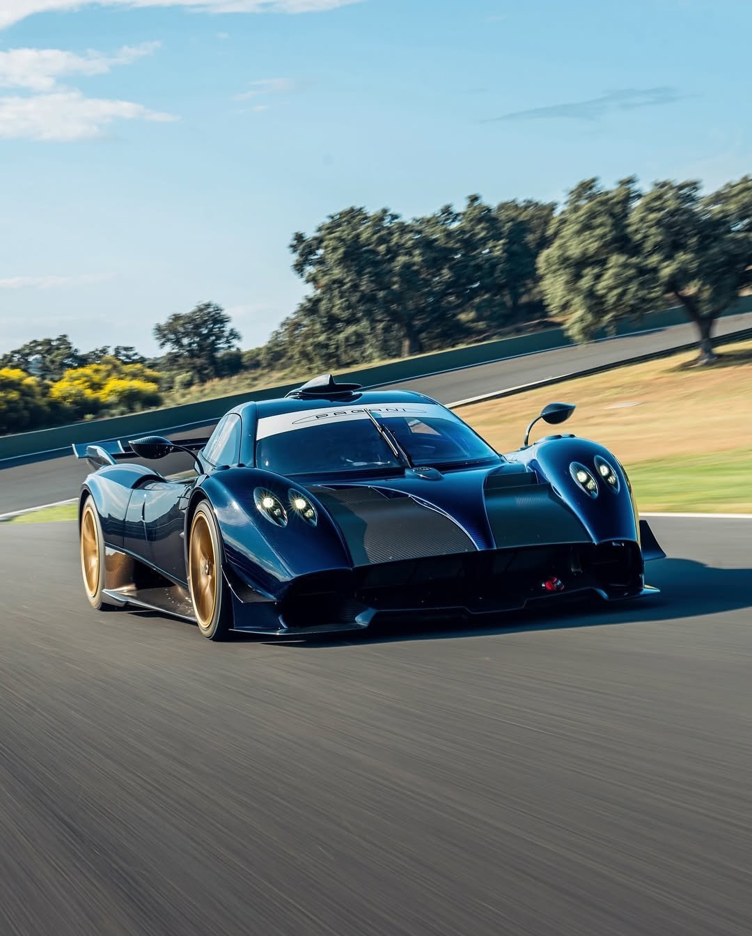 改车吧[超话] Pagani Huayra R ​​​