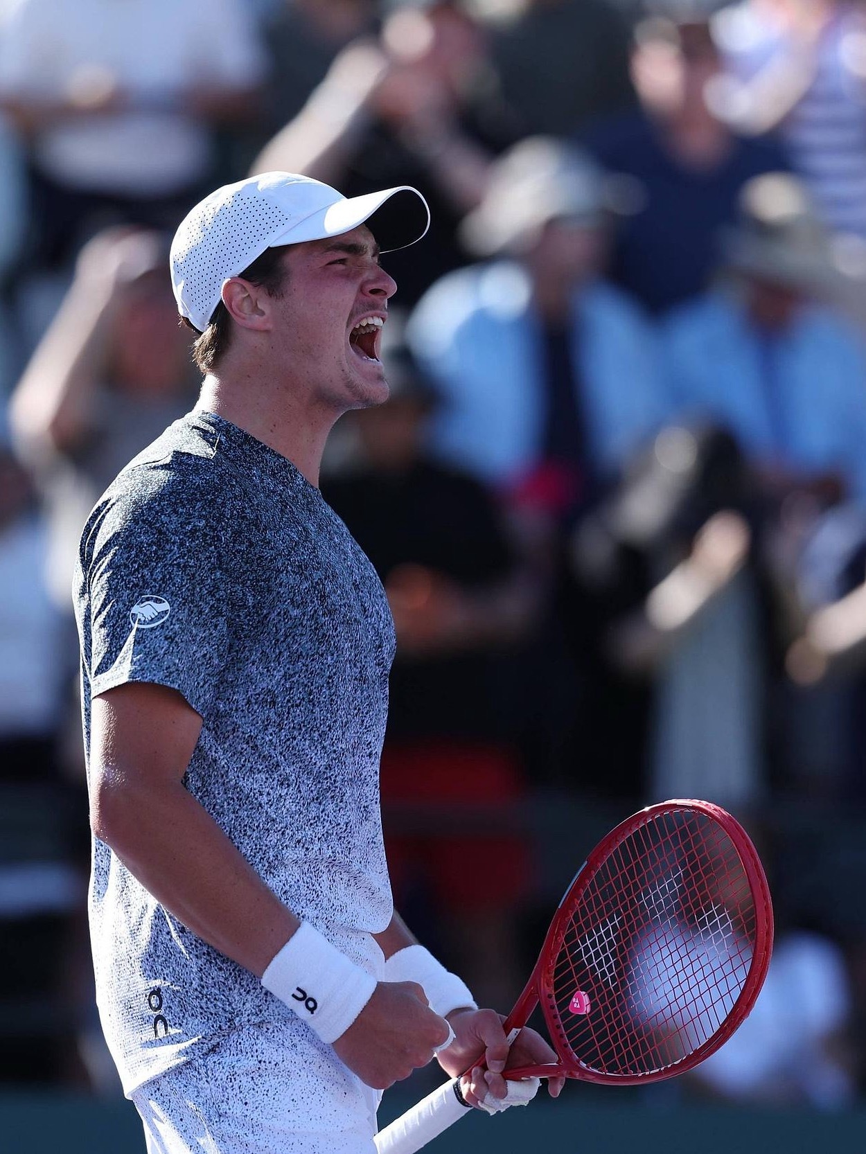 印第安维尔斯男单第四轮，辛纳首盘抢七挽救连续3个盘点，最终7-6（6）、7-6（