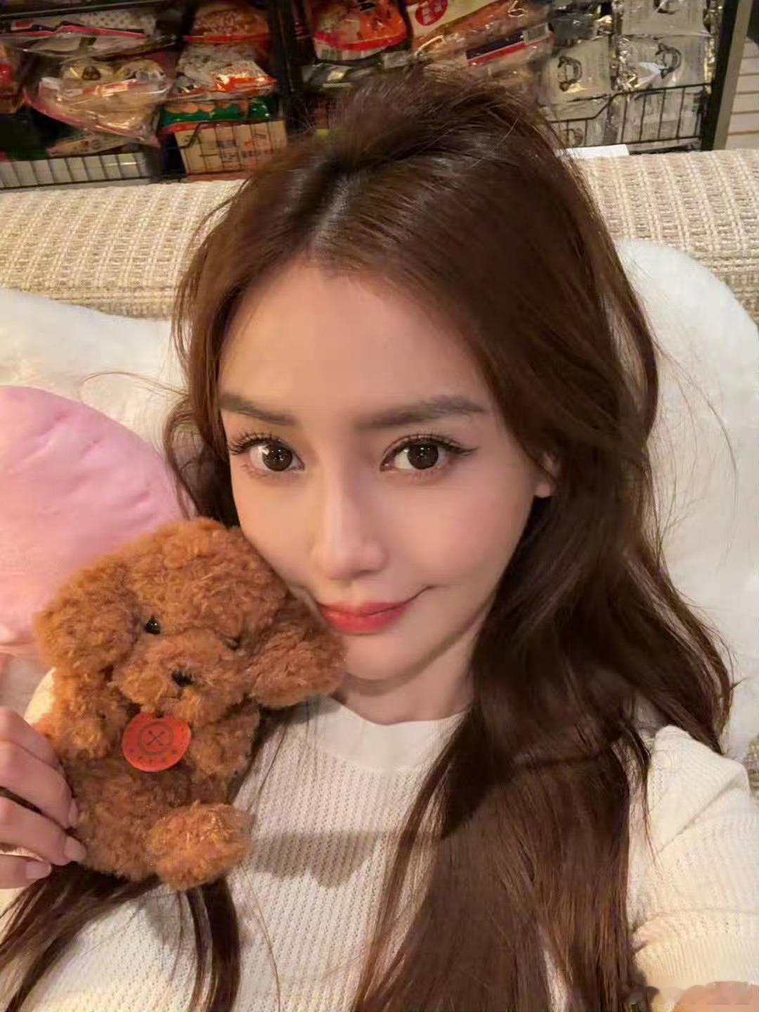 曝Angelababy没有靠黄晓明baby一直都是靠自己啊？这还用质疑
