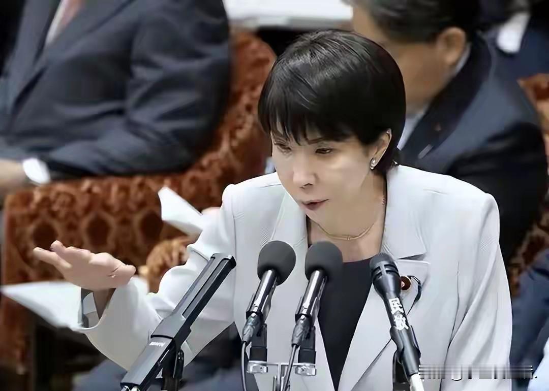 高市在澳洲下跪作秀，日本元老急哭：战争真的要来了！
 
真的越看越心惊！日本首相