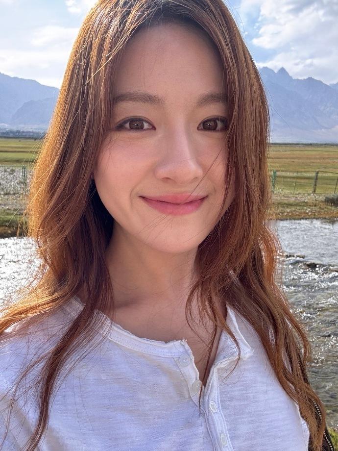 李兰迪谢谢喀什，这座城市的烟火气融入了她的表演，夏孜的故事里有喀什的影子，让粉丝